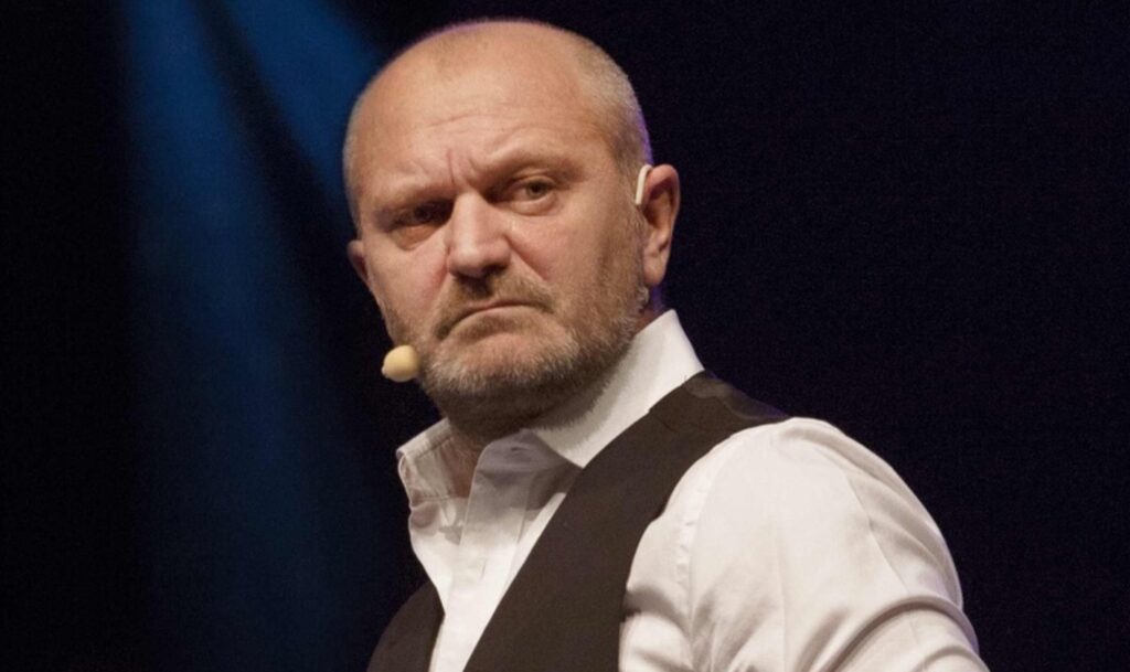 Informazioni per ingaggiare un comico milanese per organizzare il tuo spettacolo