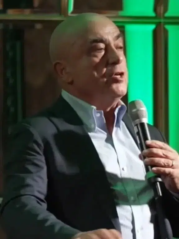 Evento motivazionale ironico il motore per raggiungere gli obiettivi aziendali