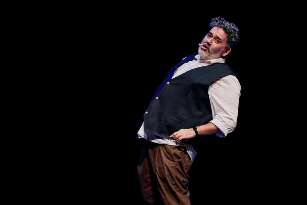 Andrea Vasumi il comico romagnolo per far ridere la tua Azienda